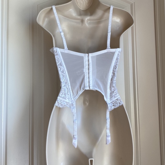 Bra/Bustier with removable straps and garters! EUC - Picture 6 of 9